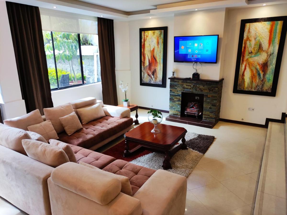 Hospedaje en Quito Norte, Apartamento&Suite independientes Buitenkant foto
