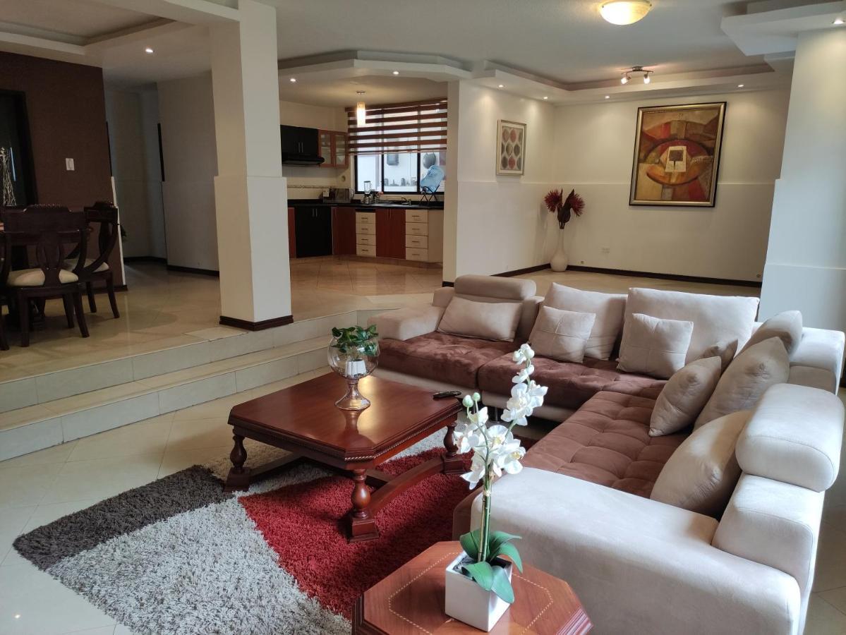 Hospedaje en Quito Norte, Apartamento&Suite independientes Buitenkant foto