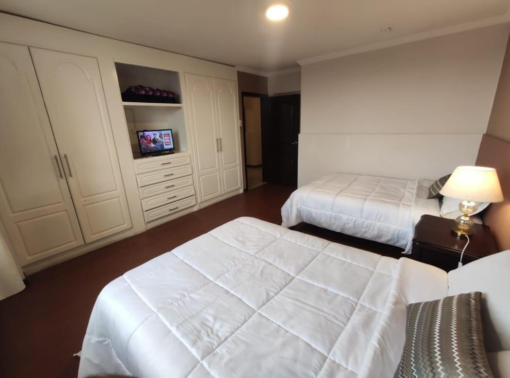 Hospedaje en Quito Norte, Apartamento&Suite independientes Buitenkant foto